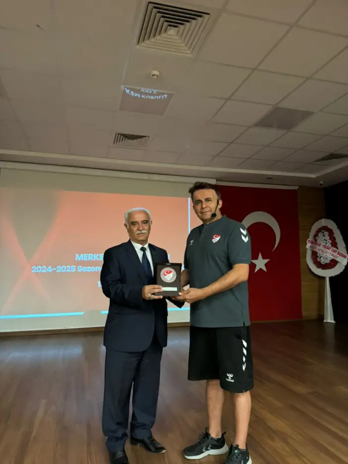 Saygıdeğer hakemlerimiz ve gözlemcilerimiz,